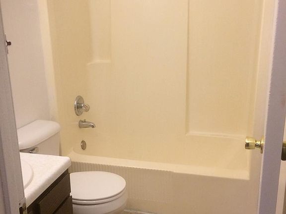 4th image of 405 Anthony Dr