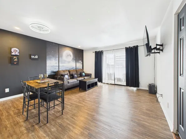 2814 S Bartell Dr APT 32, Houston, TX 77054