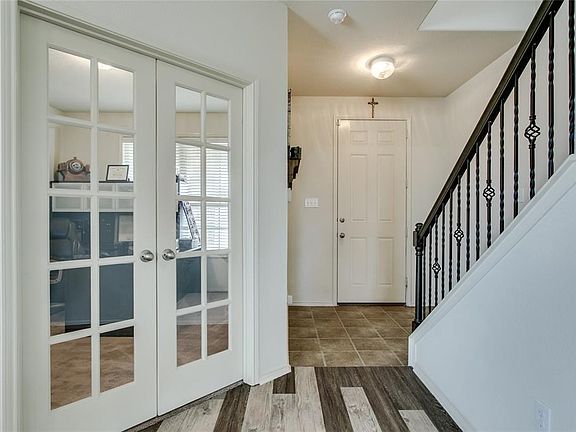 4th image of 4261 Leeds Dr