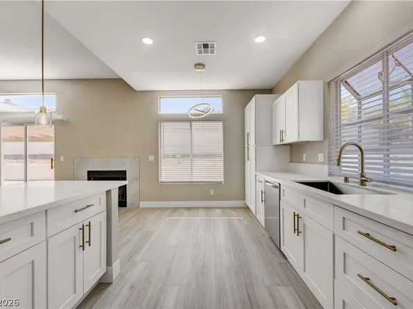 419 Viewmont Dr, Henderson, NV 89015
