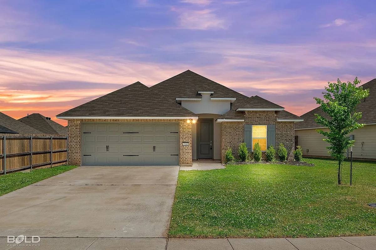 Building Photo - 3348 Grand Lake Dr