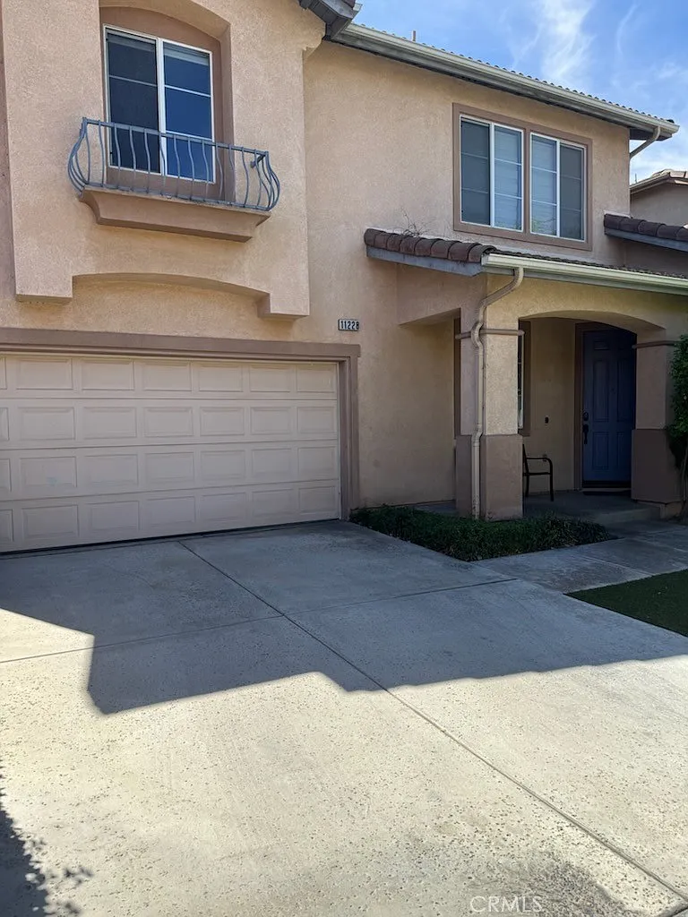 2 bed, 1.5 bath, 150 sqft, $600 — Photo 3