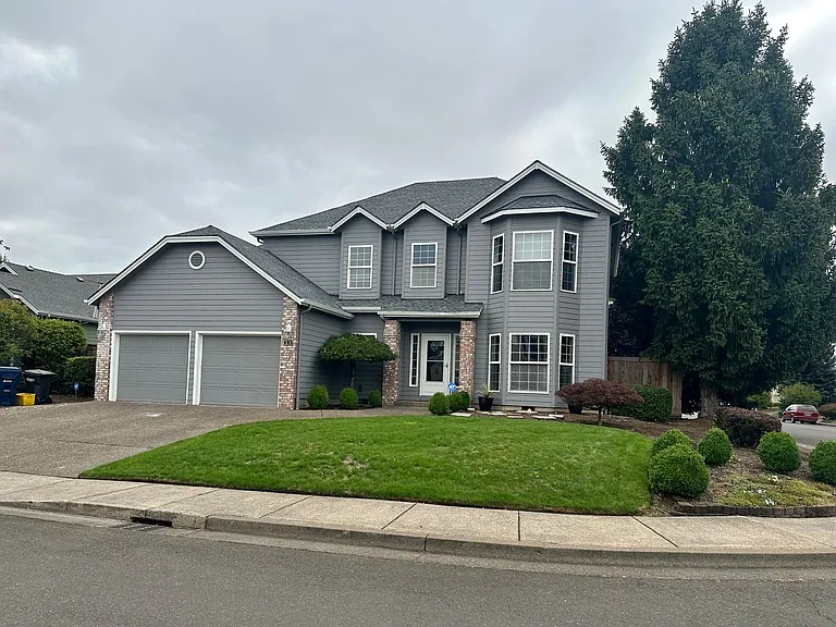 483 Yellowstone Dr S — Photo 1