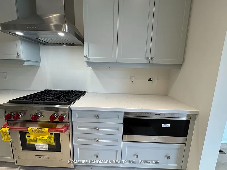 73 West Village Ln — Photo 17