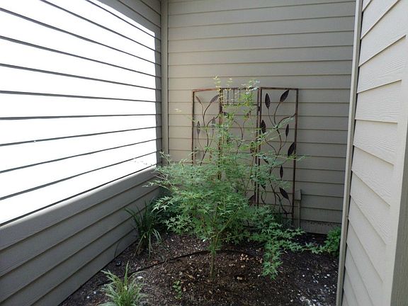 5th image of 6716 E Northwest Hwy
