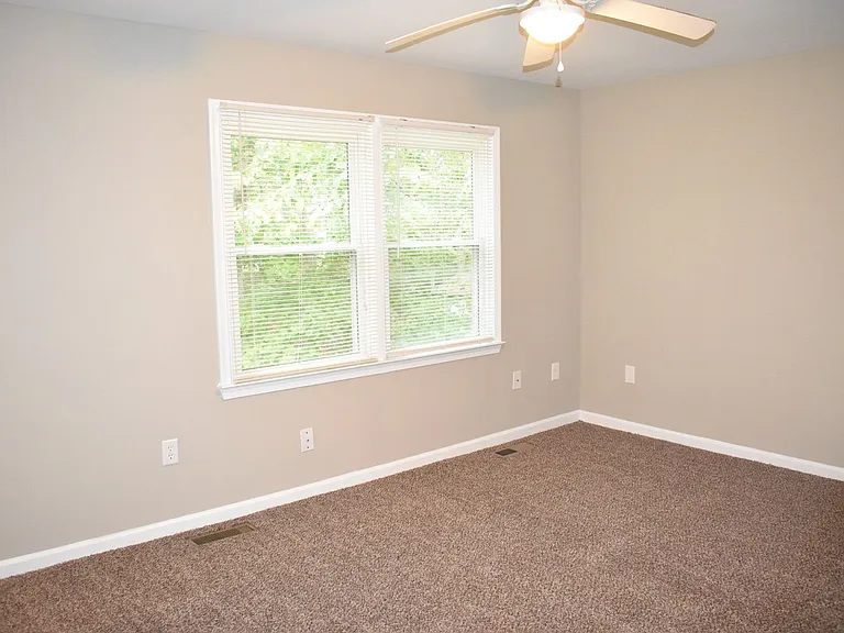 5405 Lee White Ln — Photo 18
