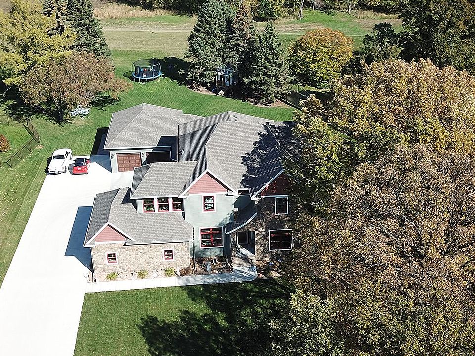 1st image of 3510 Riverview Cir S
