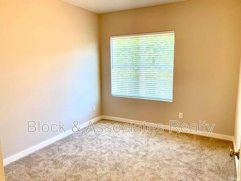 801 S Franklin St — Photo 15