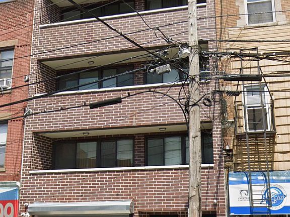 5th image of 22-07 Astoria Blvd S #3