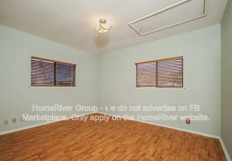 8823 Wellesley Manor Dr — Photo 9