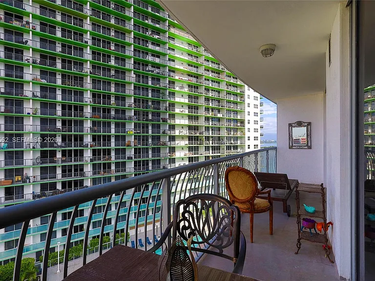1750 N Bayshore Dr #1711 — Photo 8