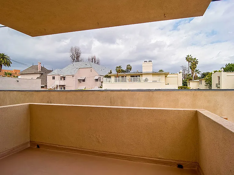 Los Robles Apartments — Photo 34