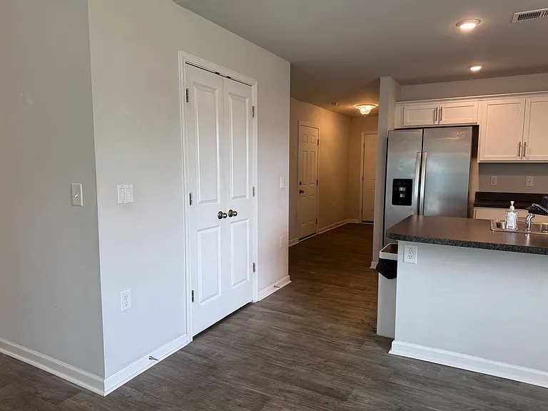 102 Jessica Ct — Photo 6