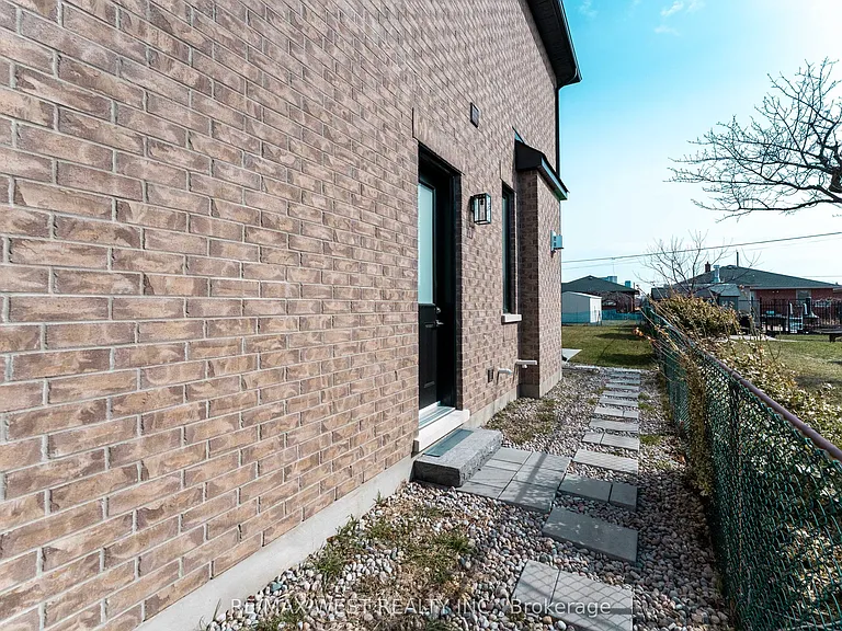 119 Jay St — Photo 40
