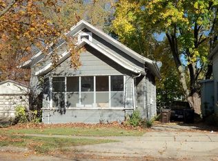 448 W Douglas St, Freeport, IL 61032