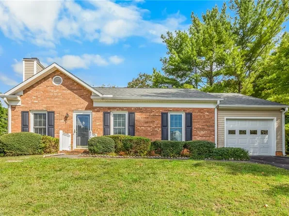 875 Adams Way Ct, Rural Hall, NC 27045