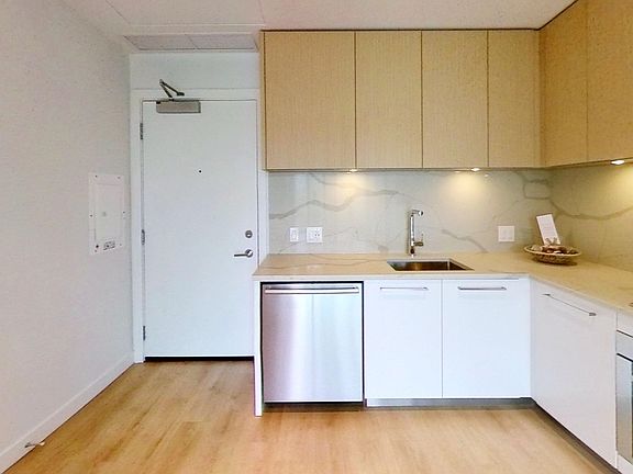 3rd image of 567 Clarke Rd #9XX