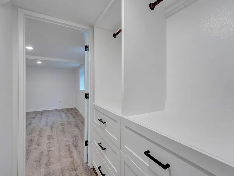 4814 NE 32nd Pl #B — Photo 8