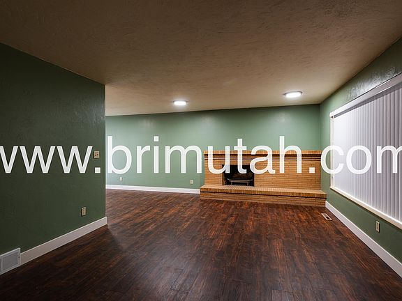 3rd image of 2127 E Evergreen Ave