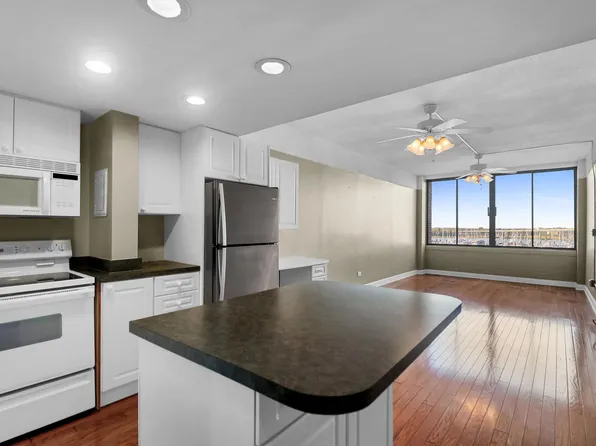 14 Lockwood Dr APT 4L, Charleston, SC 29401