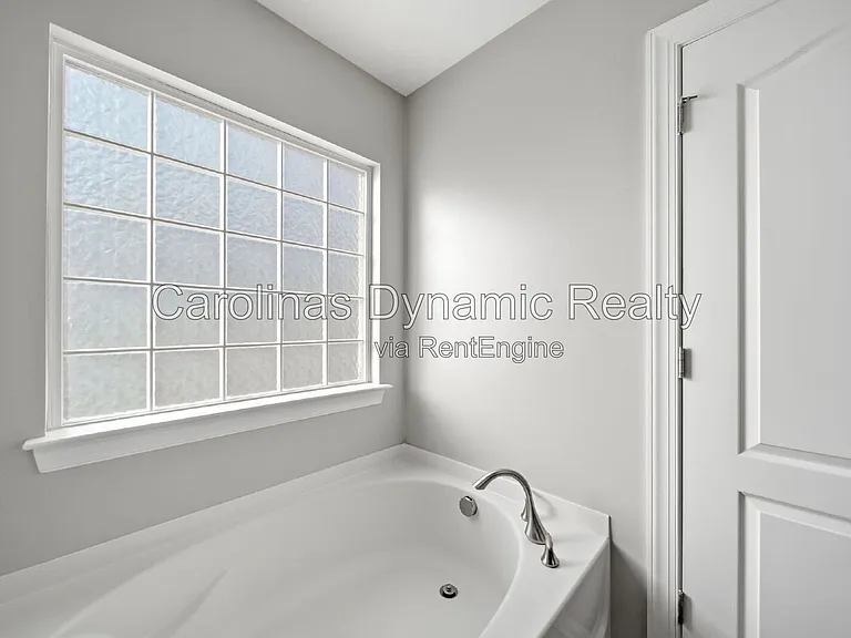 5470 Allison Ln — Photo 24