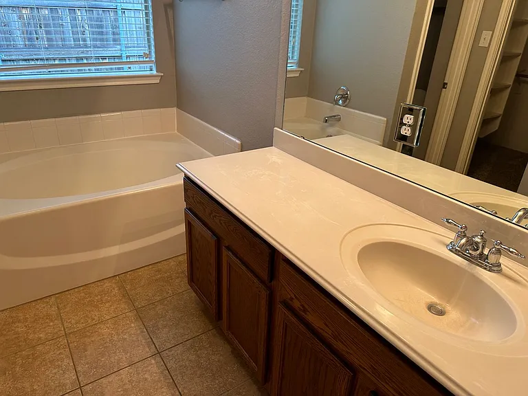 5209 Bald Cypress Ln — Photo 10