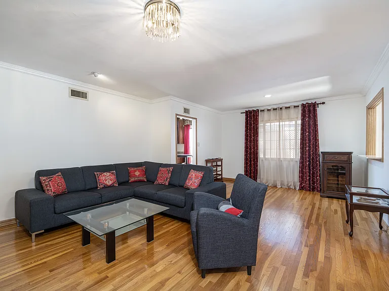14024 Cantlay St — Photo 8