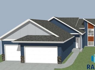 825 Sarah C Cir, Garretson, SD 57030