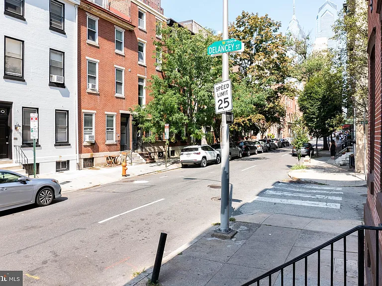 327 S 16th St #3R — Photo 11