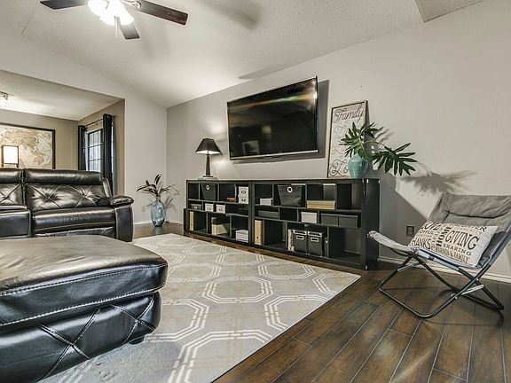 4th image of 2805 Deer Creek Ct
