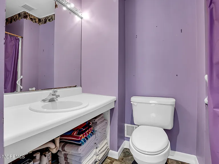 459 W Park Ave — Photo 17