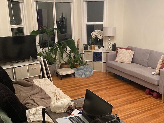 2nd image of 21 Wood St #1
