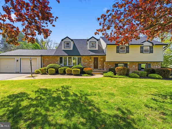 302 Lucky Hill Rd, West Chester, PA 19382