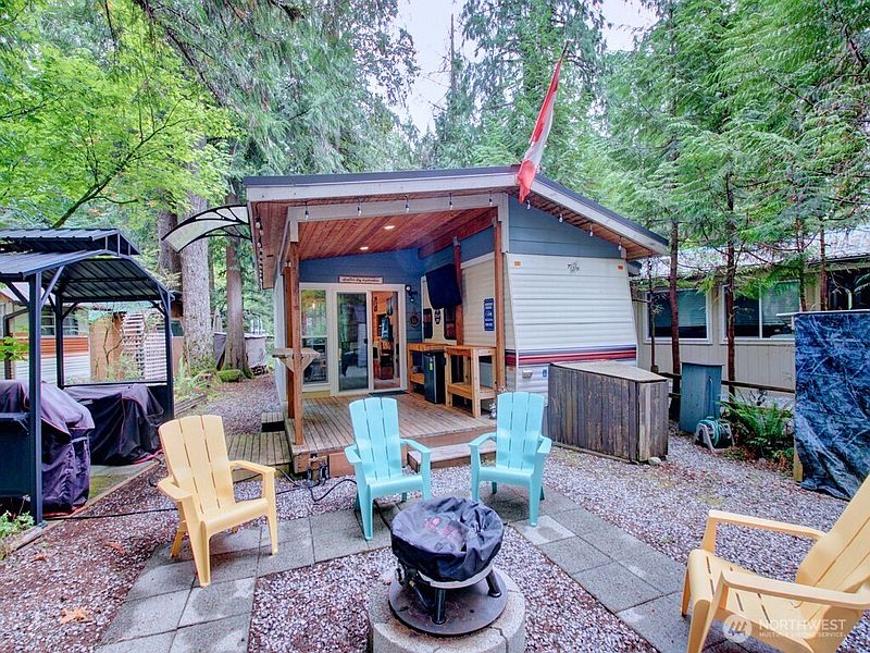 5th image of 184 Fireside Lodge Circle