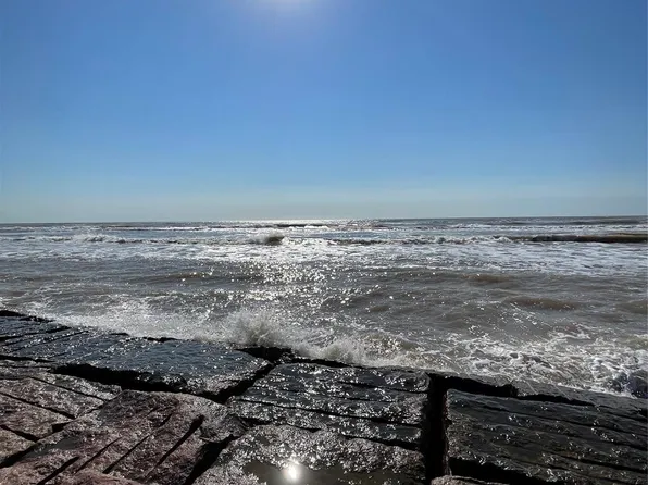 2234 Canal Dr, Bay City, TX 77414