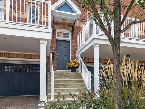 120 Bronte Rd #3, Oakville, ON L6L 3C1