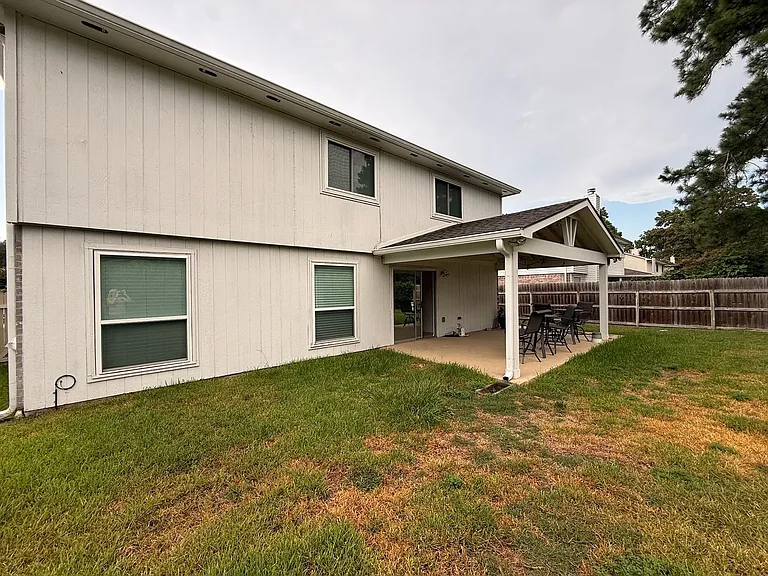 2722 Springstone Dr — Photo 14