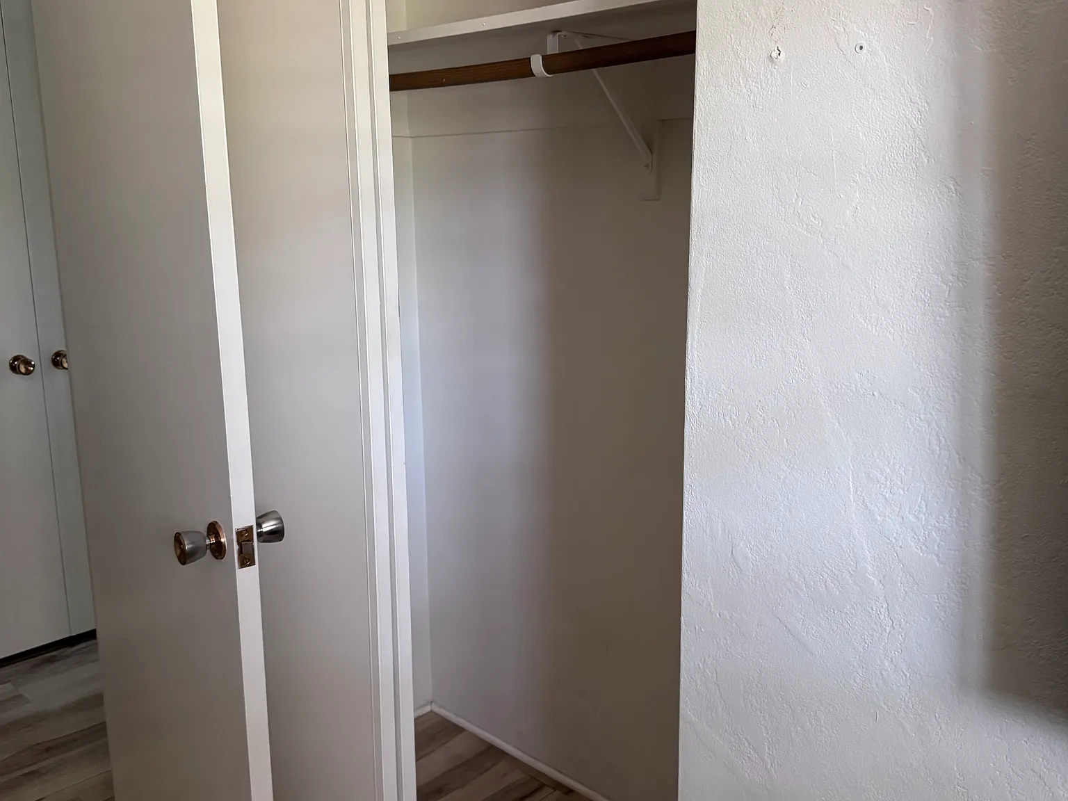 3 bed, 1827 sqft, $880 — Photo 3