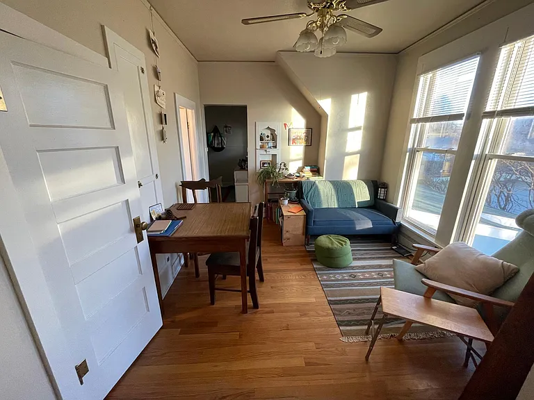407 S 9th St #3 — Photo 3