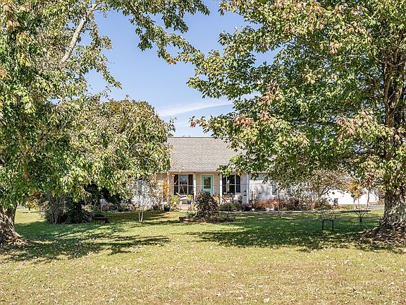 4th image of 1100 Deer Creek Dr