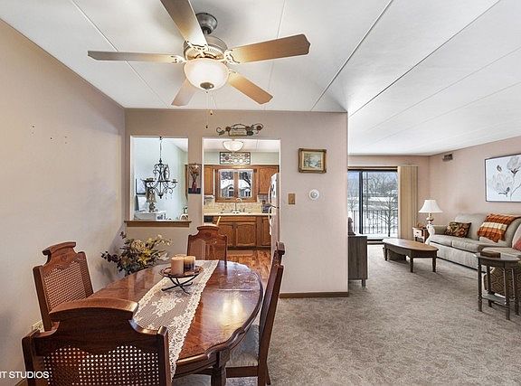 4th image of 11042 S Theresa Cir APT 2D