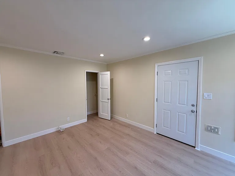 2691 N Frederic St #2691 — Photo 6