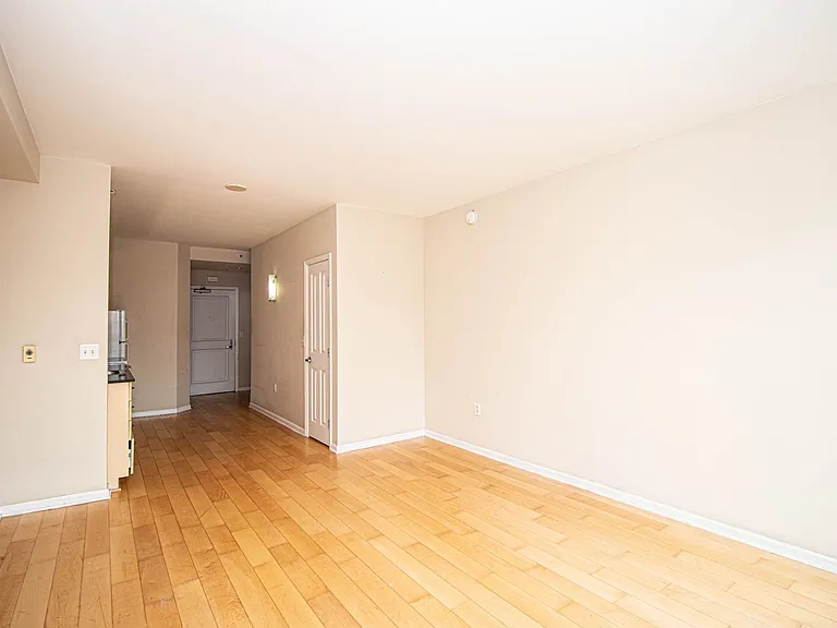 140 S Van Ness Ave #743 — Photo 7