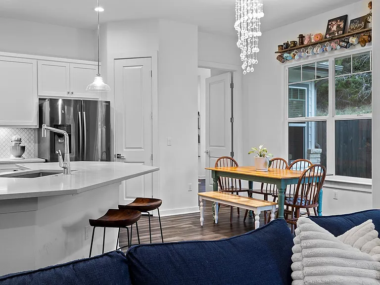 706 Stow Dr — Photo 12