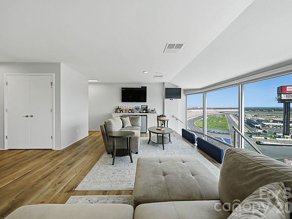 4th image of 4721 Morehead Rd APT 202