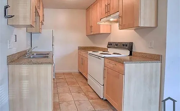 2 bed, 990 sqft, $910 — Photo 4