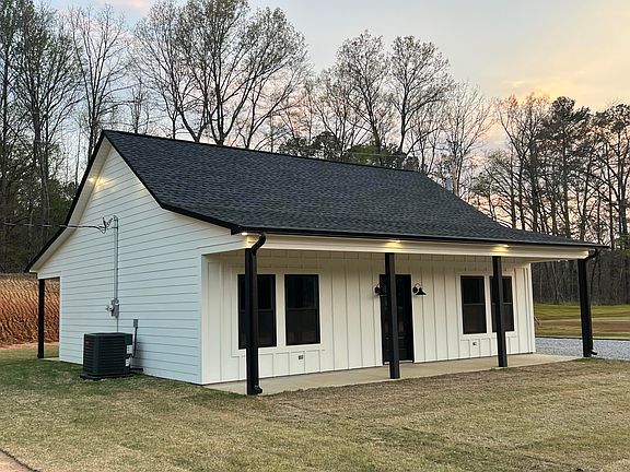3rd image of 38 Barnett Rd