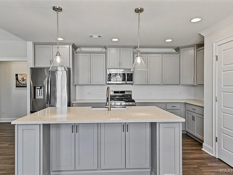 761 Harbin Dr — Photo 11