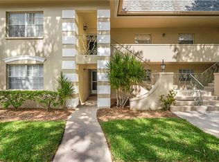 43 Country Club Dr, Largo, FL 33771