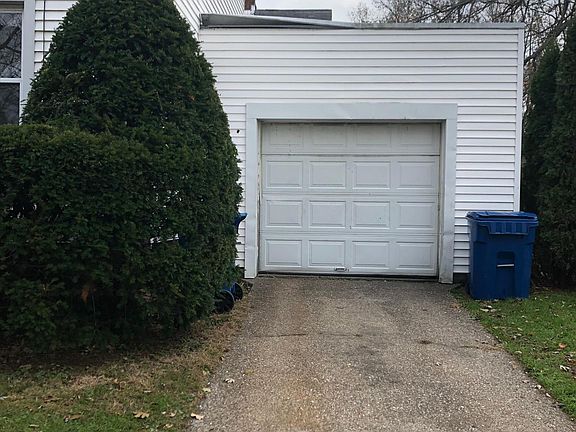 2nd image of 304 S Street Clair St